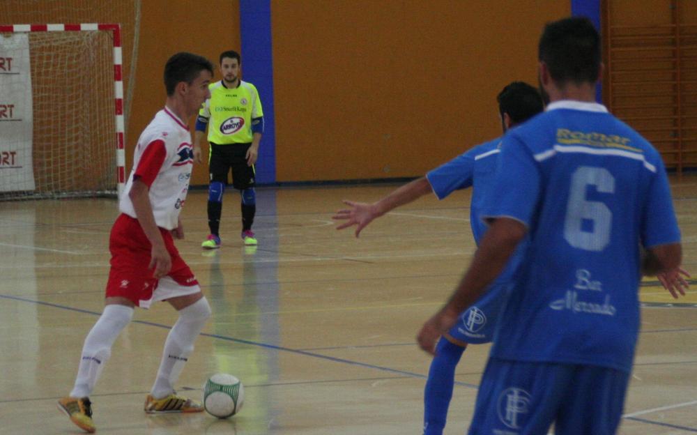 Imagen Smurfit Kappa vence en la complicada cancha del Ciudad de Ceuta